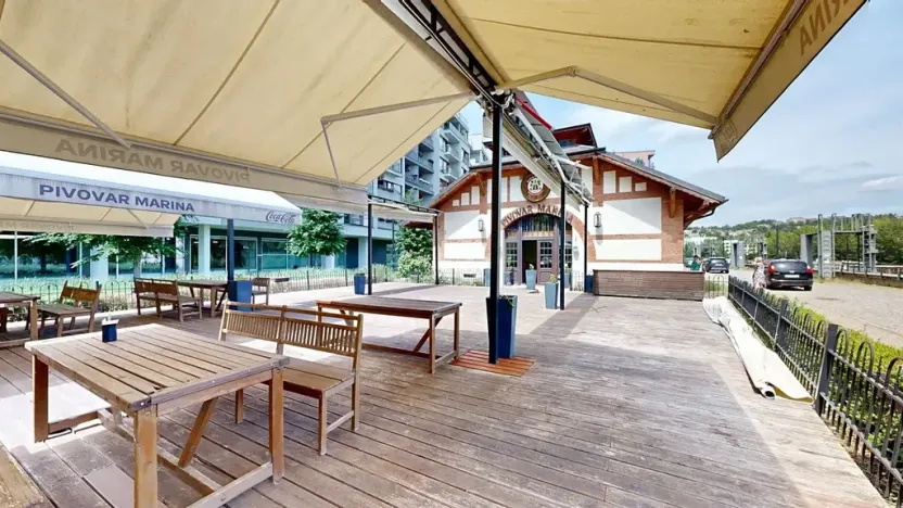 Dražba restaurace, Praha - Holešovice, Jankovcova, 1096 m2