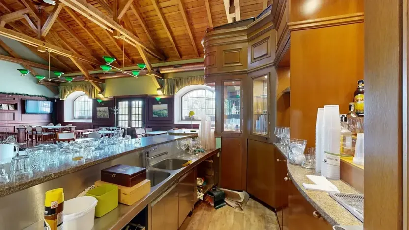 Dražba restaurace, Praha - Holešovice, Jankovcova, 1096 m2