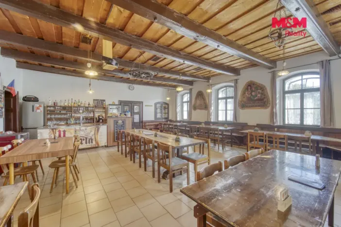 Prodej obchodního prostoru, Hradec Králové - Svinary, Podhůrská, 633 m2
