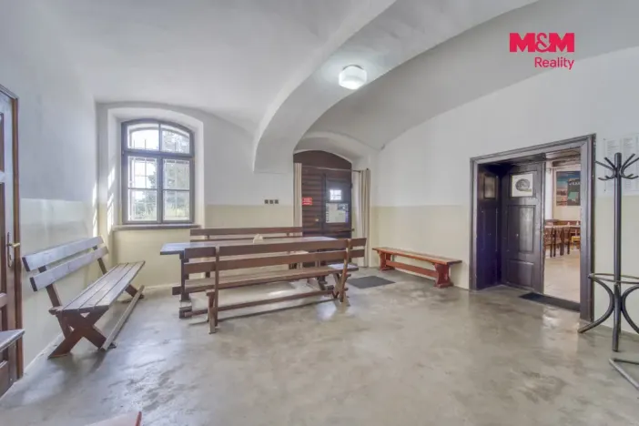 Prodej obchodního prostoru, Hradec Králové - Svinary, Podhůrská, 633 m2