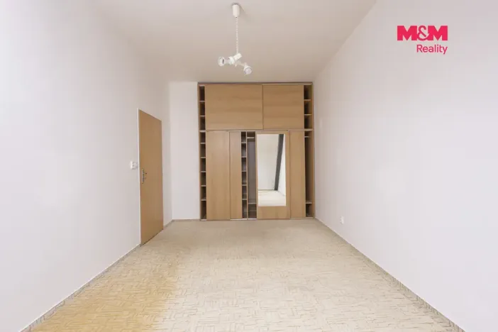 Pronájem obchodního prostoru, Nový Bor, Tržní náměstí, 108 m2