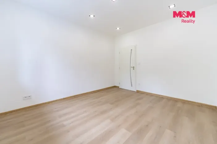 Prodej rodinného domu, Dasnice, 77 m2