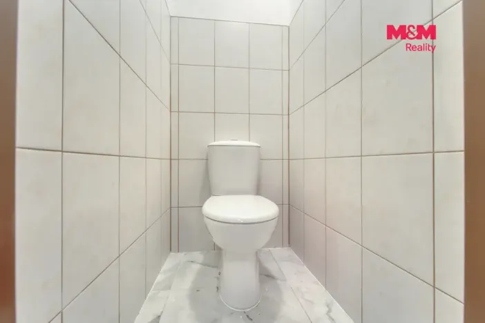 Prodej obchodního prostoru, Toužim, Plzeňská, 561 m2