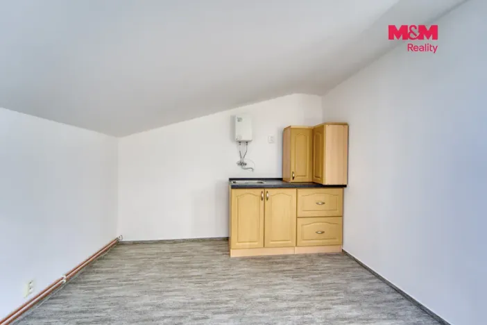 Prodej obchodního prostoru, Toužim, Plzeňská, 561 m2