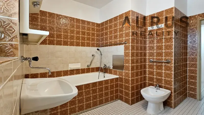 Pronájem bytu 4+1, Praha - Břevnov, Na Petřinách, 105 m2