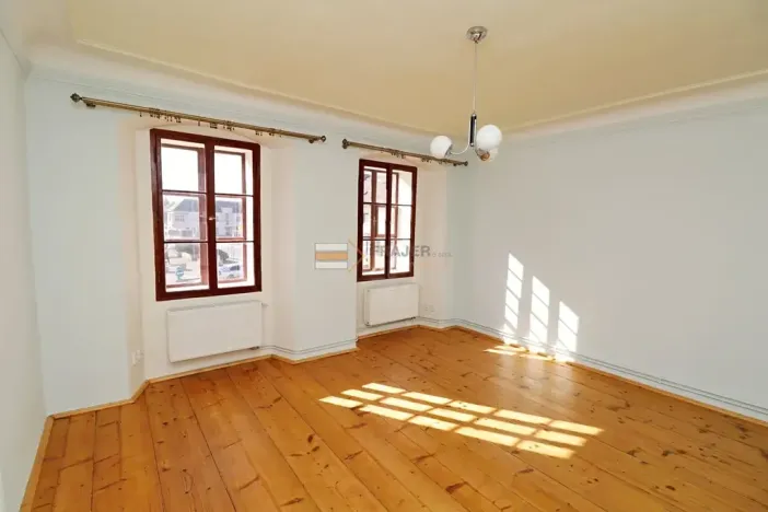 Pronájem bytu 1+1, Uhlířské Janovice, Václavské náměstí, 55 m2