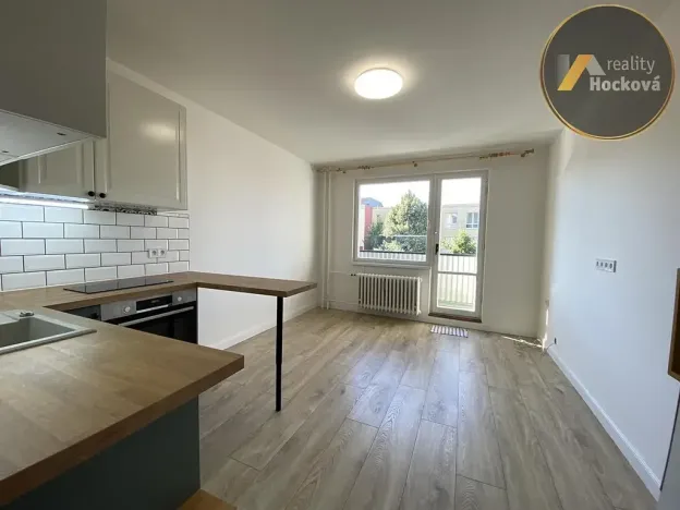 Pronájem bytu 1+kk, Kladno, Unhošťská, 27 m2