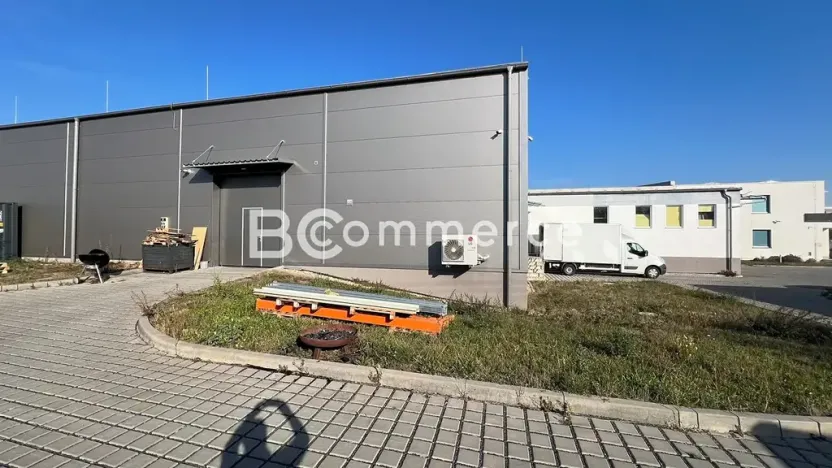 Pronájem skladu, Šlapanice, 4600 m2