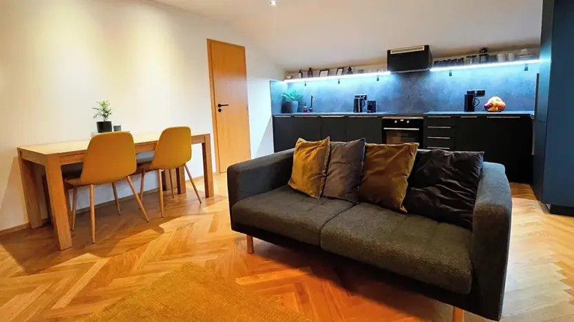 Pronájem bytu 2+kk, Praha - Běchovice, U vrby, 52 m2