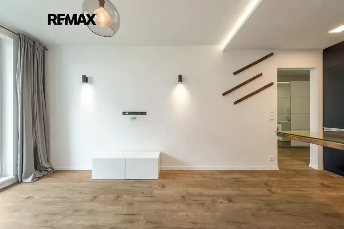Pronájem bytu 2+kk, Praha - Vysočany, Pod Harfou, 55 m2