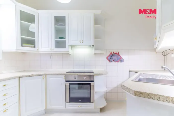 Pronájem bytu 2+1, Praha - Dejvice, Svatovítská, 60 m2