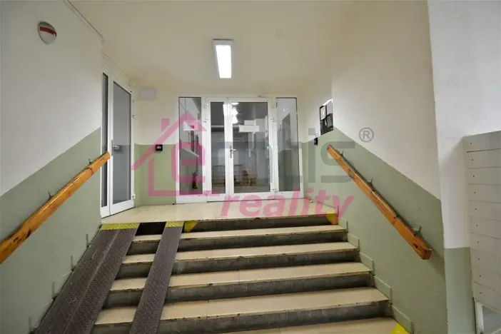 Pronájem bytu 1+kk, Praha - Kobylisy, Kyselova, 25 m2