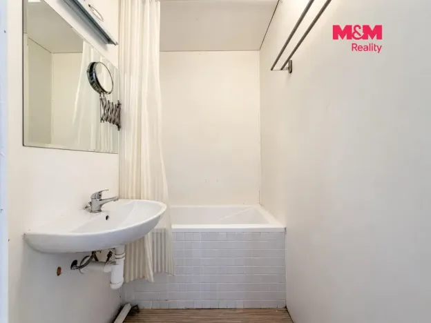 Pronájem bytu 1+kk, Praha - Řepy, Vondroušova, 36 m2