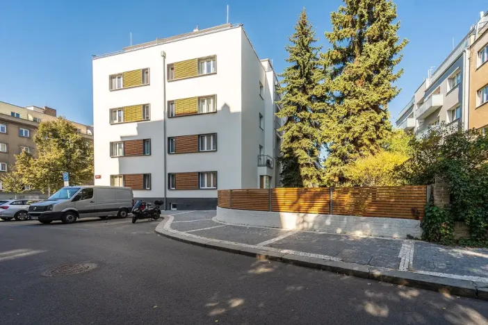 Pronájem bytu 1+kk, Praha - Břevnov, Pod Drinopolem, 41 m2
