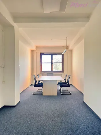 Pronájem kanceláře, Uherské Hradiště, Tř. Maršála Malinovského, 43 m2