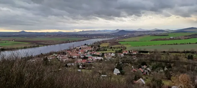 Pronájem zahrady, Křešice, 1500 m2