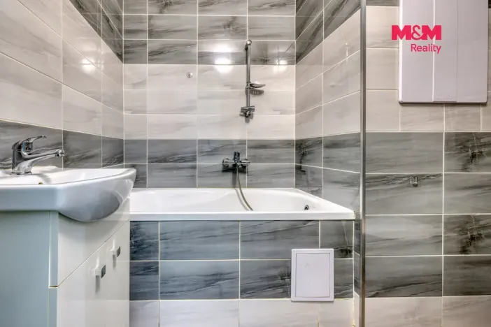 Prodej bytu 3+1, Rotava, Sídliště, 56 m2