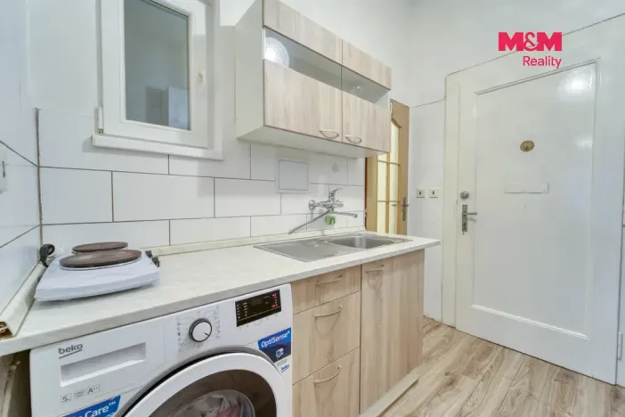 Prodej bytu 1+kk, Plzeň - Lobzy, Rokycanská, 30 m2