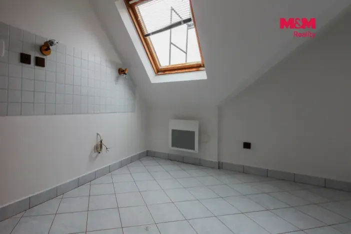 Pronájem kanceláře, Jeseník, nám. Svobody, 27 m2