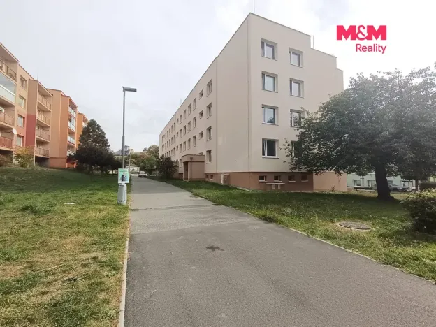 Pronájem bytu 1+kk, Slaný, Na Dolíkách, 33 m2