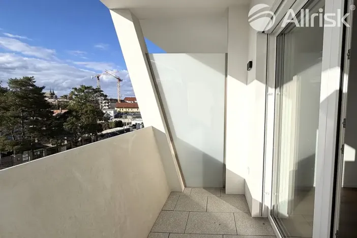 Pronájem bytu 1+kk, Brno, Komárovská, 29 m2