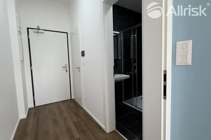 Pronájem bytu 1+kk, Brno, Komárovská, 29 m2