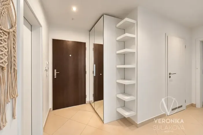 Prodej bytu 2+kk, Praha - Letňany, Hlučkova, 60 m2