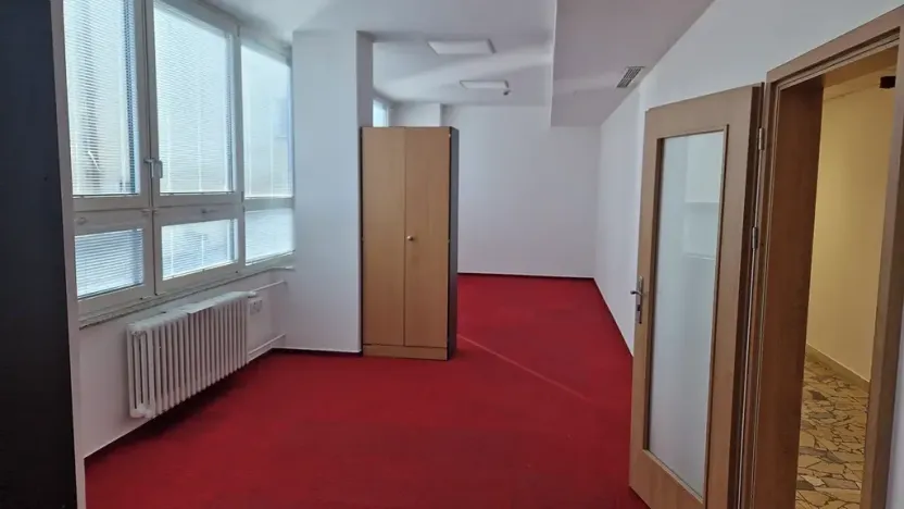 Pronájem kanceláře, Znojmo, náměstí Svobody, 45 m2