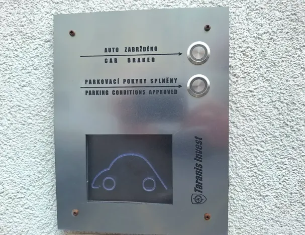 Prodej garážového stání, Praha - Vyšehrad, Neklanova, 20 m2