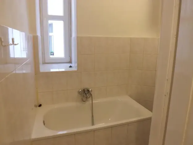Pronájem bytu 1+1, Praha - Nusle, náměstí Generála Kutlvašra, 49 m2