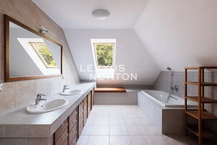 Prodej rodinného domu, Zvole, Hlavní, 378 m2