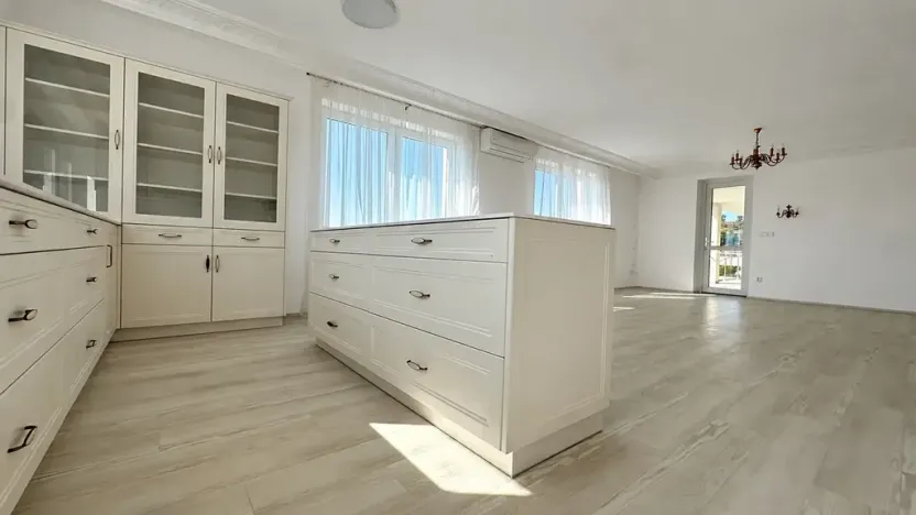 Pronájem vily, Zlín, 574 m2