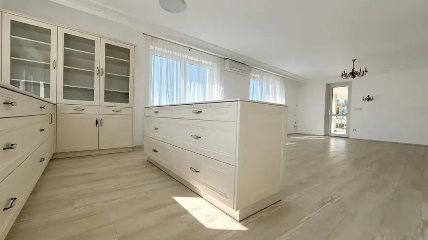 Pronájem vily, Zlín, 574 m2