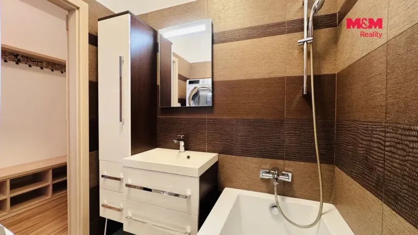 Pronájem bytu 4+1, České Budějovice - České Budějovice 2, M. Chlajna, 82 m2