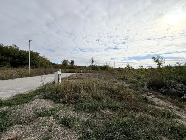 Prodej pozemku, Mikulov, Slovácké brigády, 721 m2