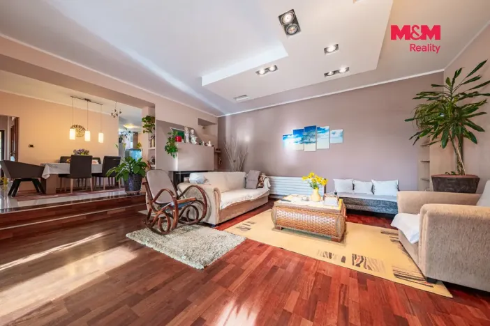 Prodej rodinného domu, Psáry - Dolní Jirčany, U Studny, 275 m2