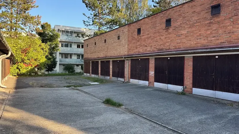Pronájem garáže, Zlín, Boněcko I, 18 m2