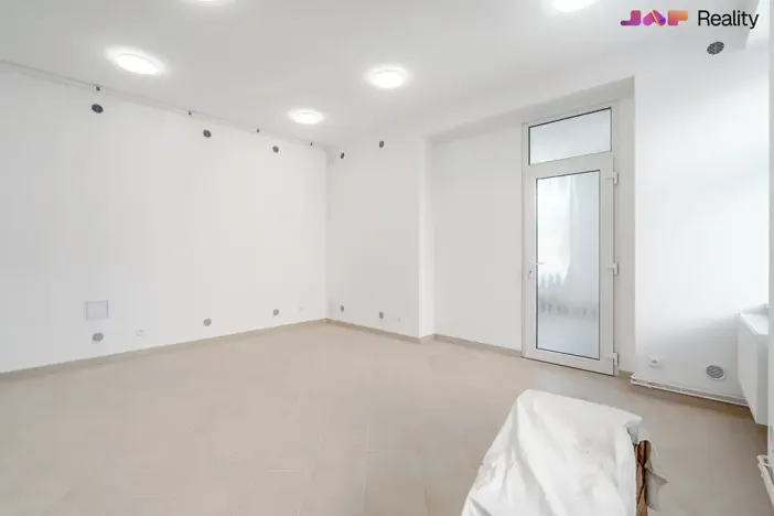 Pronájem komerční nemovitosti, Rosice, Palackého nám., 100 m2