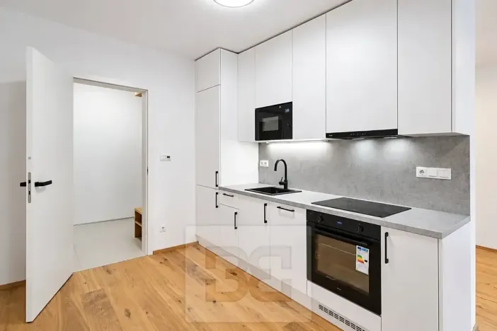Prodej bytu 1+kk, Praha - Košíře, Starokošířská, 38 m2