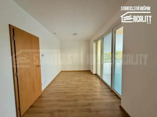Pronájem bytu 2+kk, Holice, Pod Parkem, 46 m2