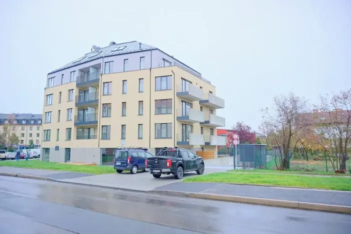 Pronájem bytu 2+kk, Praha - Suchdol, Suchdolské náměstí, 48 m2