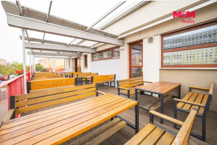 Pronájem restaurace, Most, Obránců míru, 400 m2