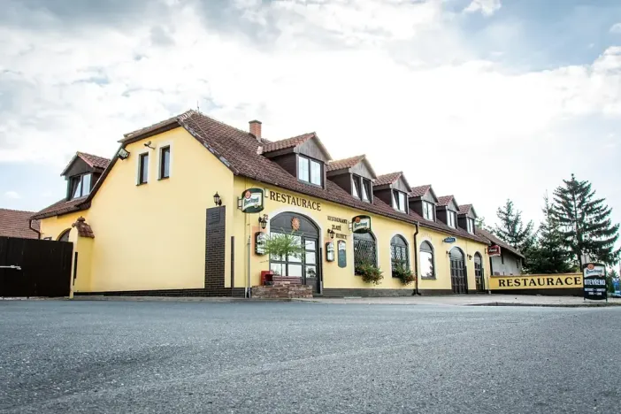 Prodej ubytování, Břežany I, 400 m2