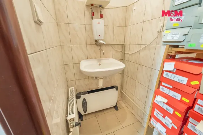 Pronájem obchodního prostoru, Slaný, Palackého, 70 m2