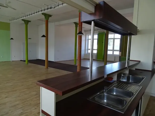 Pronájem obchodního prostoru, Šternberk, Nádražní, 334 m2