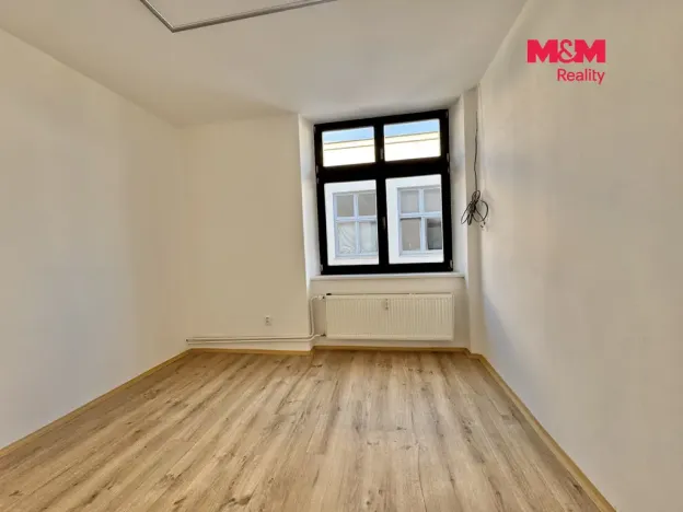 Pronájem kanceláře, Mělník, náměstí Karla IV., 57 m2