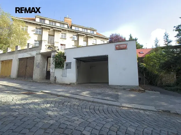 Prodej garáže, Praha - Podolí, 27 m2