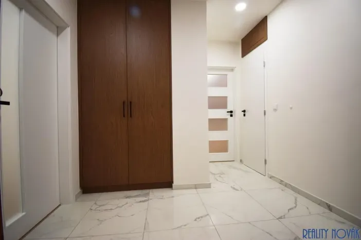 Pronájem bytu 3+kk, Praha - Holešovice, Janovského, 86 m2
