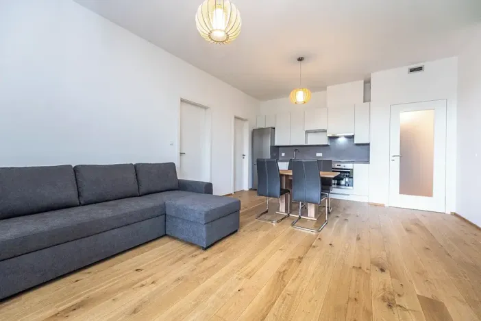 Pronájem bytu 2+kk, Praha - Karlín, Sokolova, 59 m2