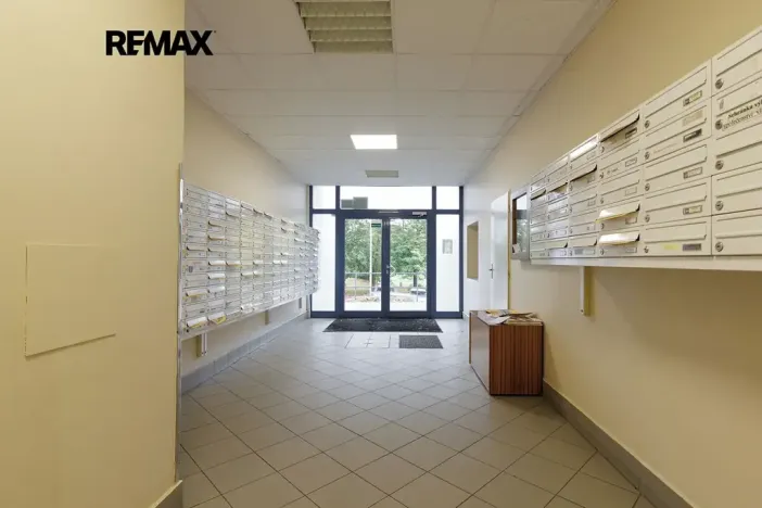Prodej bytu 1+kk, Praha - Háje, Hlavatého, 27 m2